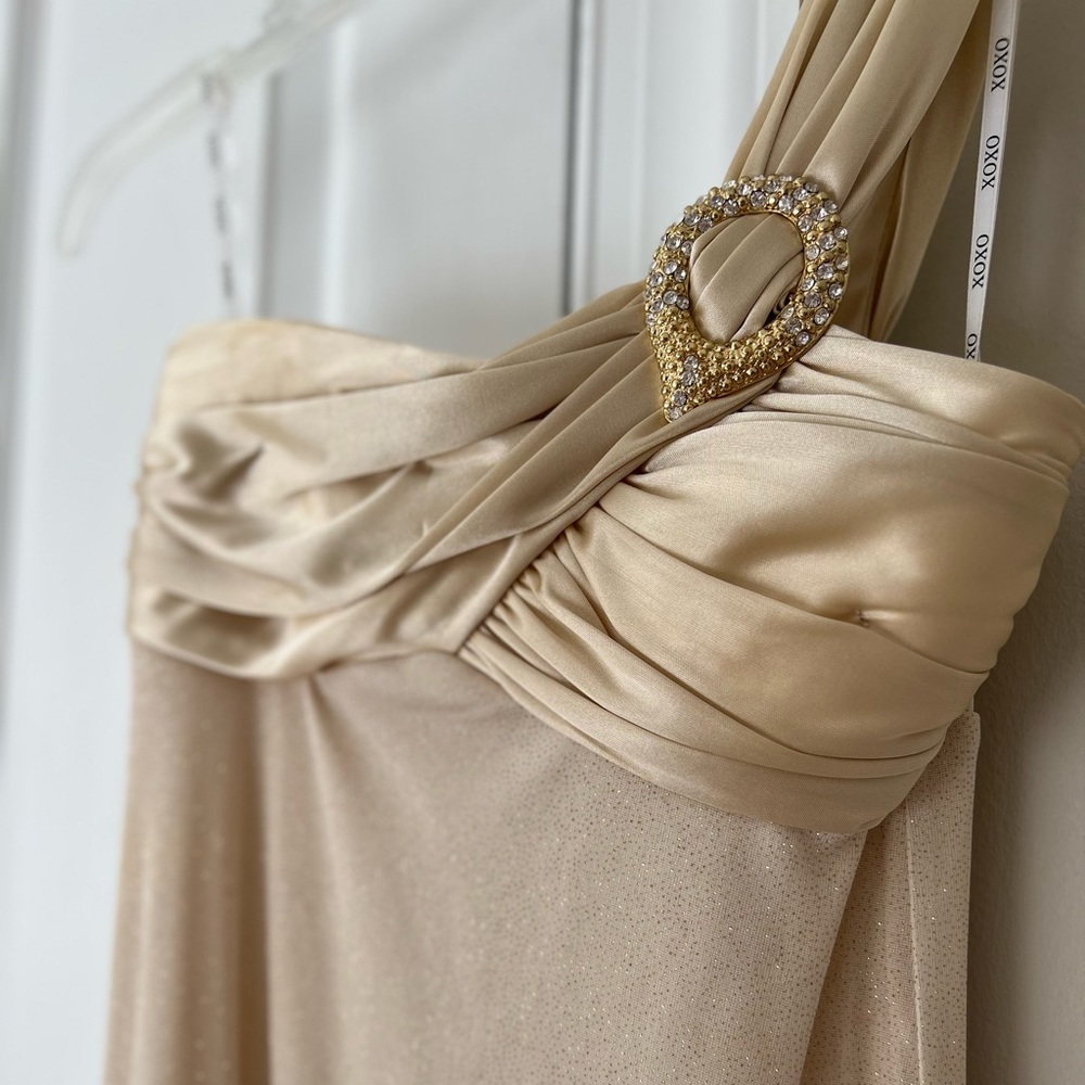 Gold, sparkly, one shoulder prom dress
